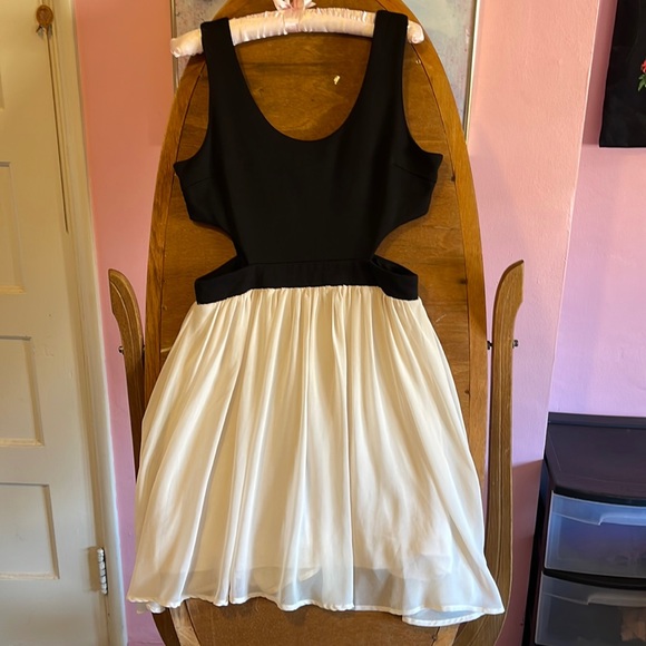 Potter's Pot Dresses & Skirts - Potter’s Pot Cut Out Dress